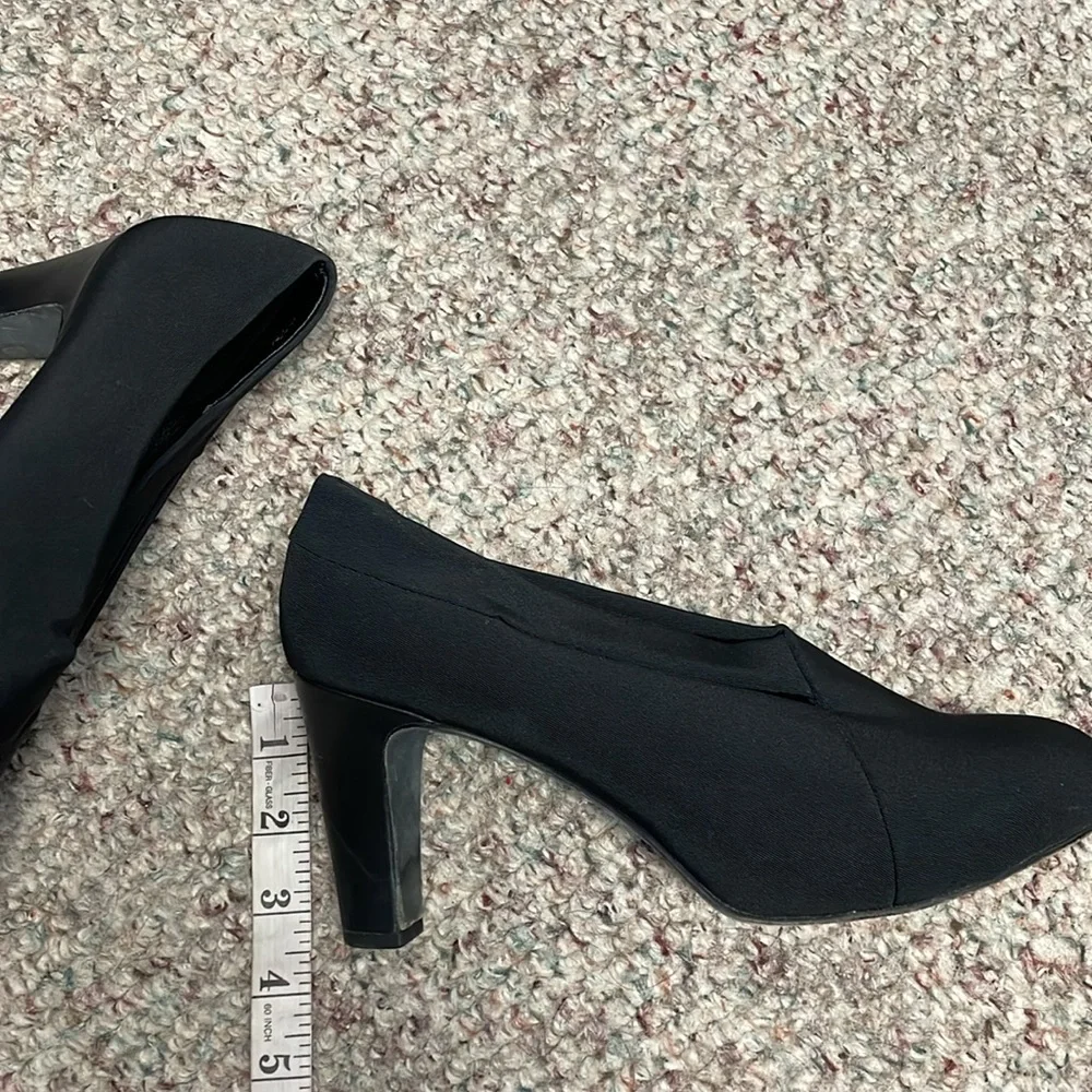 Eileen fisher elastic top heels with cut out - Picture 8 of 8